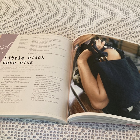 Chic Bags: 22 Handbags, Purses, Totes, and Accessories to Make - Picture 11 of 16